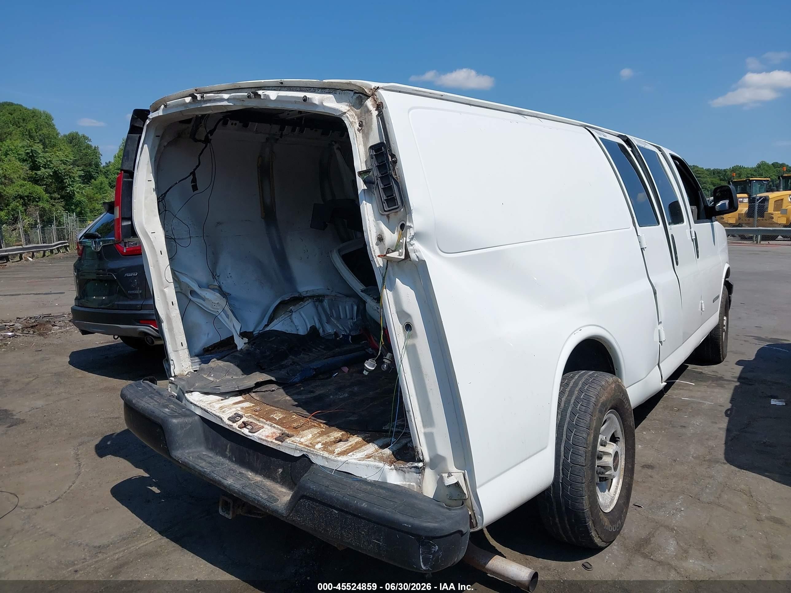 2004 Gmc Savana Cargo Van Standard White vin: 1GTHG39U841115399