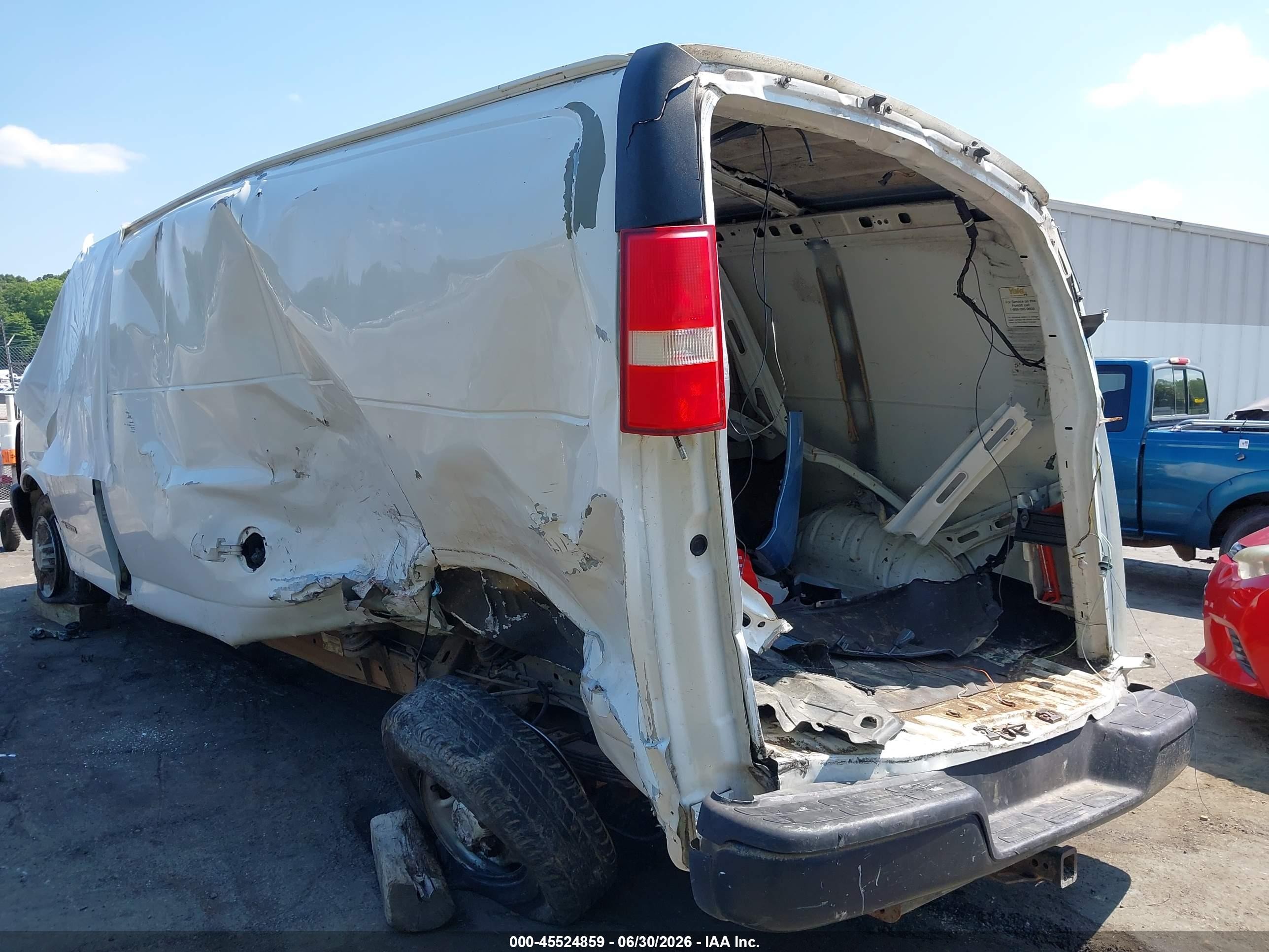 2004 Gmc Savana Cargo Van Standard White vin: 1GTHG39U841115399