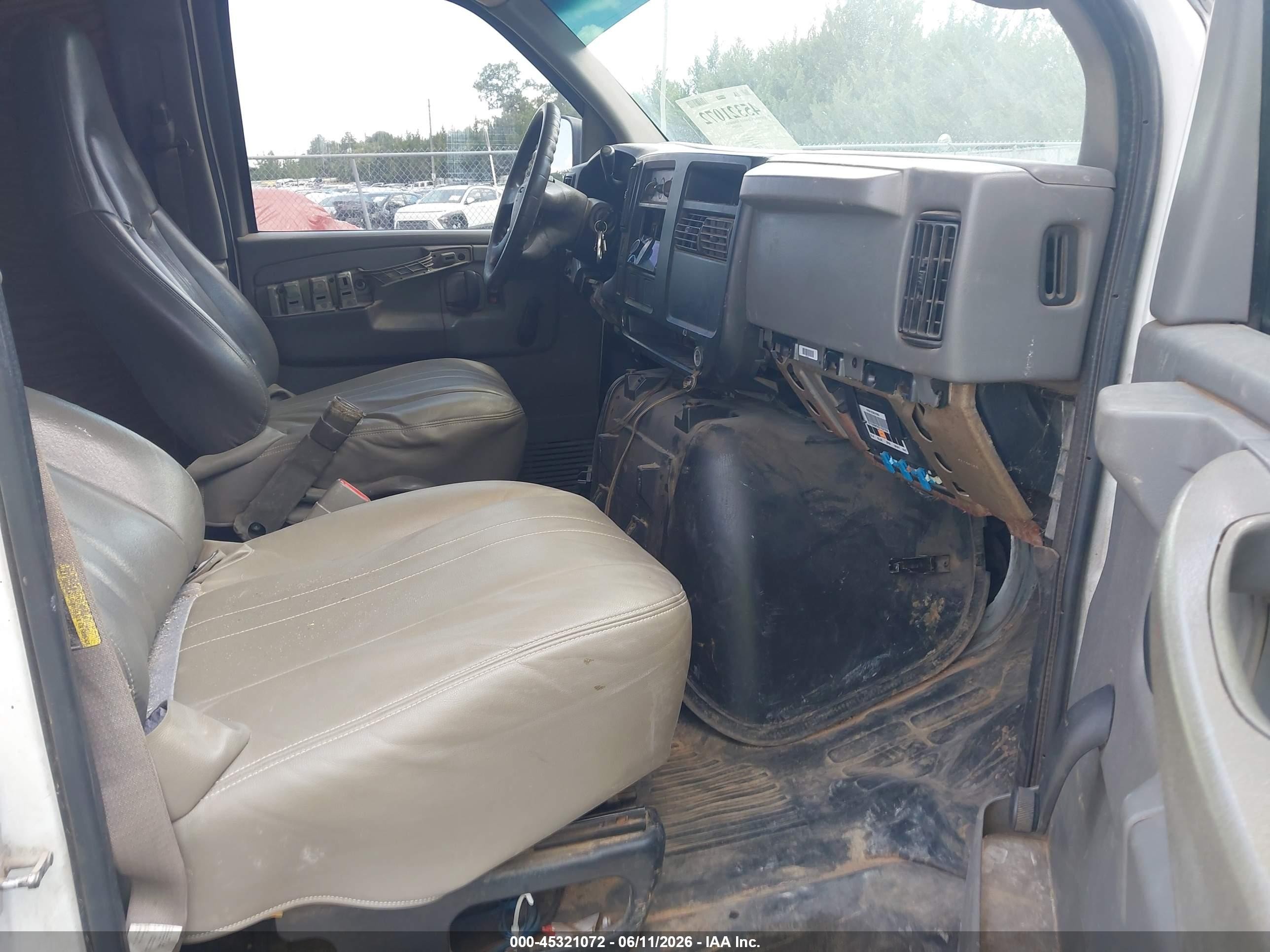 2007 Gmc Savana Work Van White vin: 1GTHG39U871117254