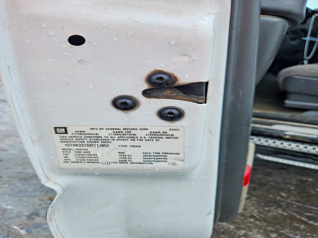 2003 Gmc Sierra K2500 Heavy Duty White vin: 1GTHK23133F214852