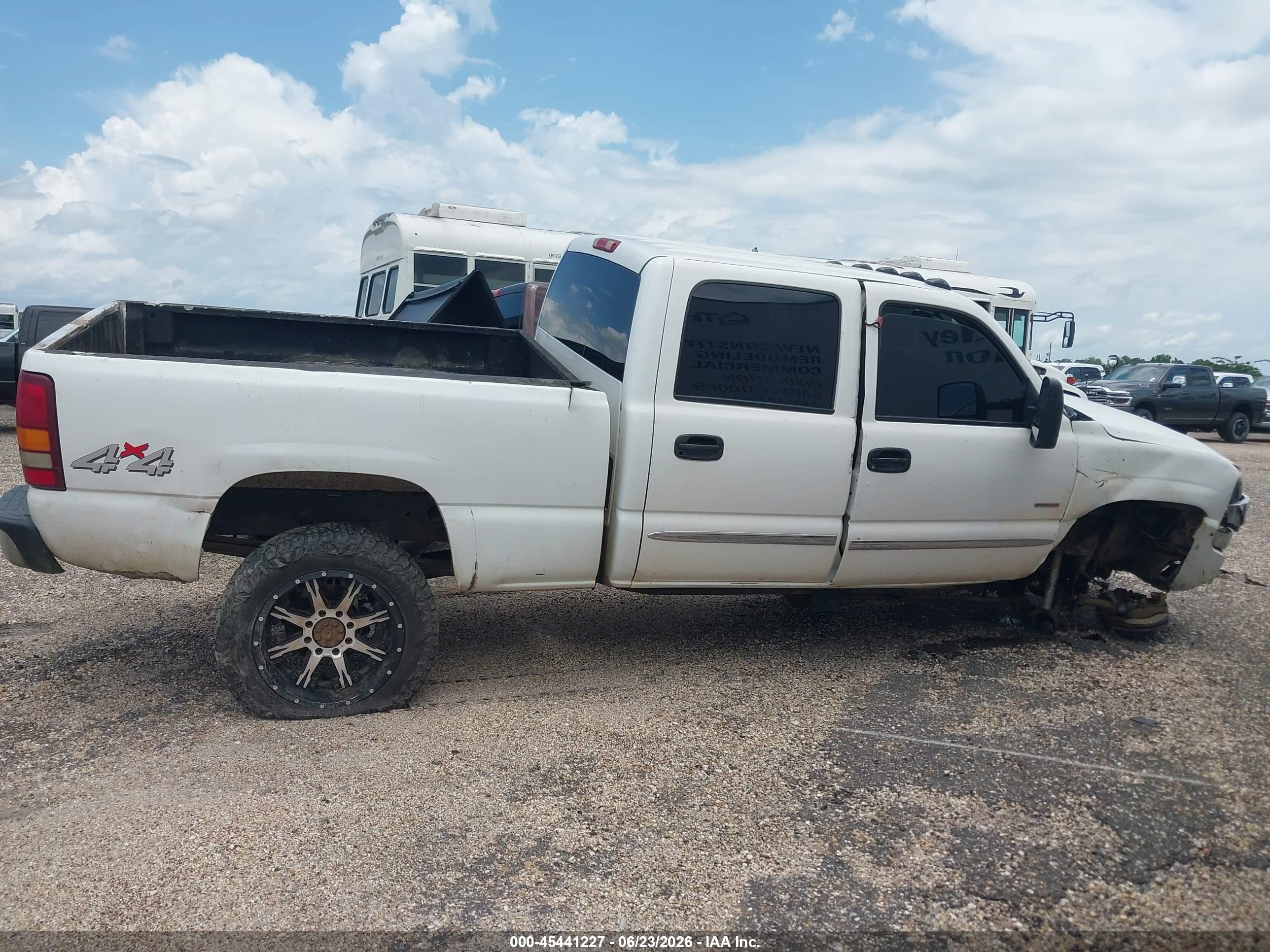 2003 Gmc Sierra 2500hd Sle White vin: 1GTHK23153F179148