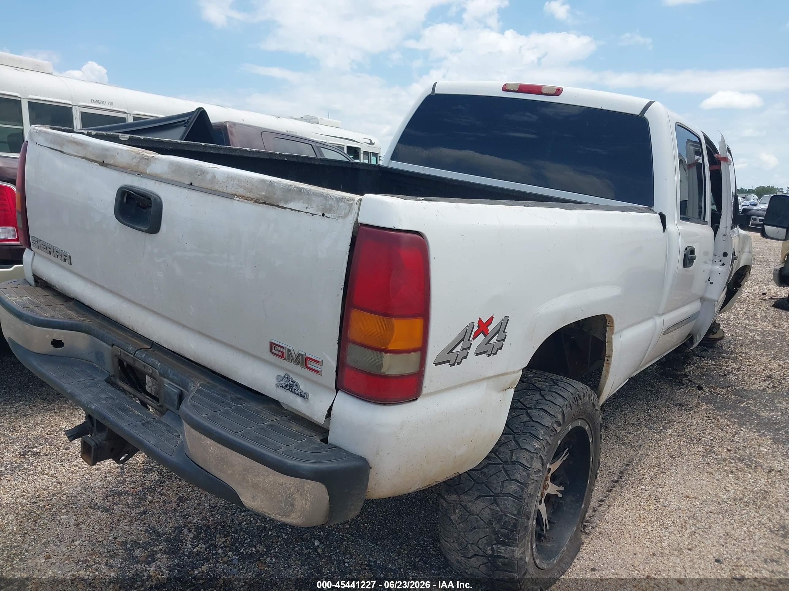 2003 Gmc Sierra 2500hd Sle White vin: 1GTHK23153F179148