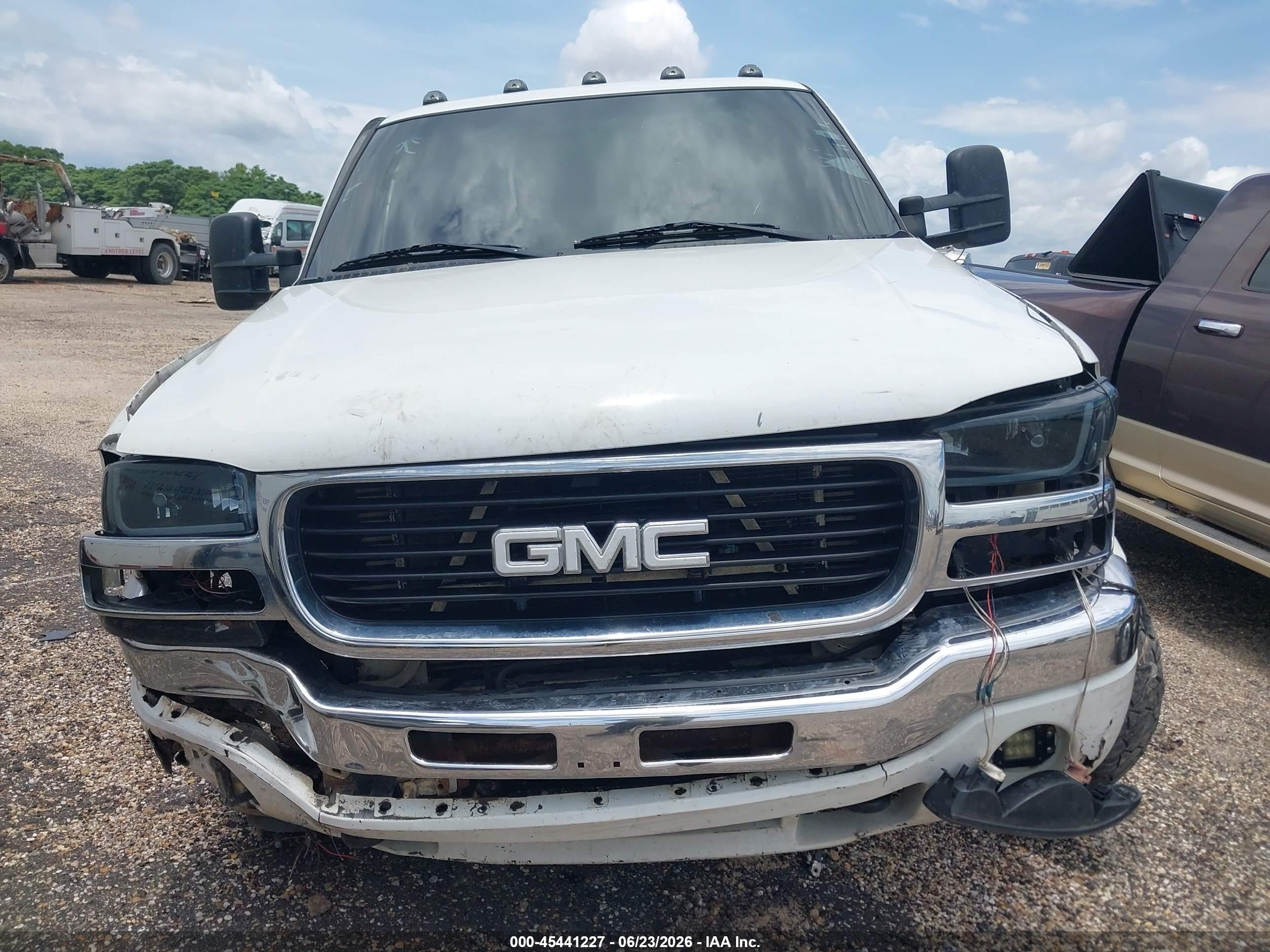 2003 Gmc Sierra 2500hd Sle White vin: 1GTHK23153F179148