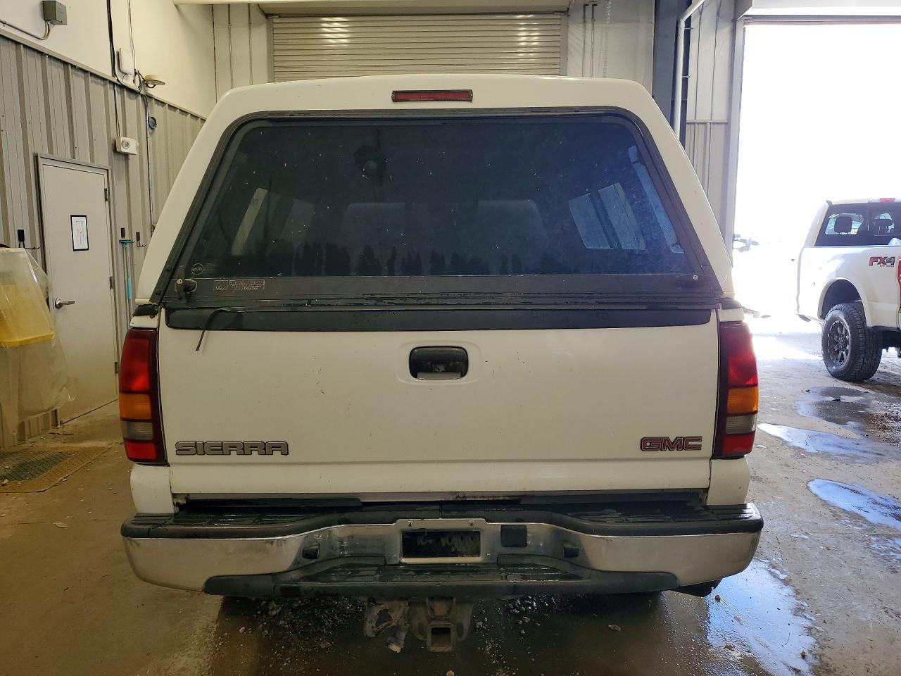 2003 Gmc Sierra K2500 Heavy Duty White vin: 1GTHK23183F178043