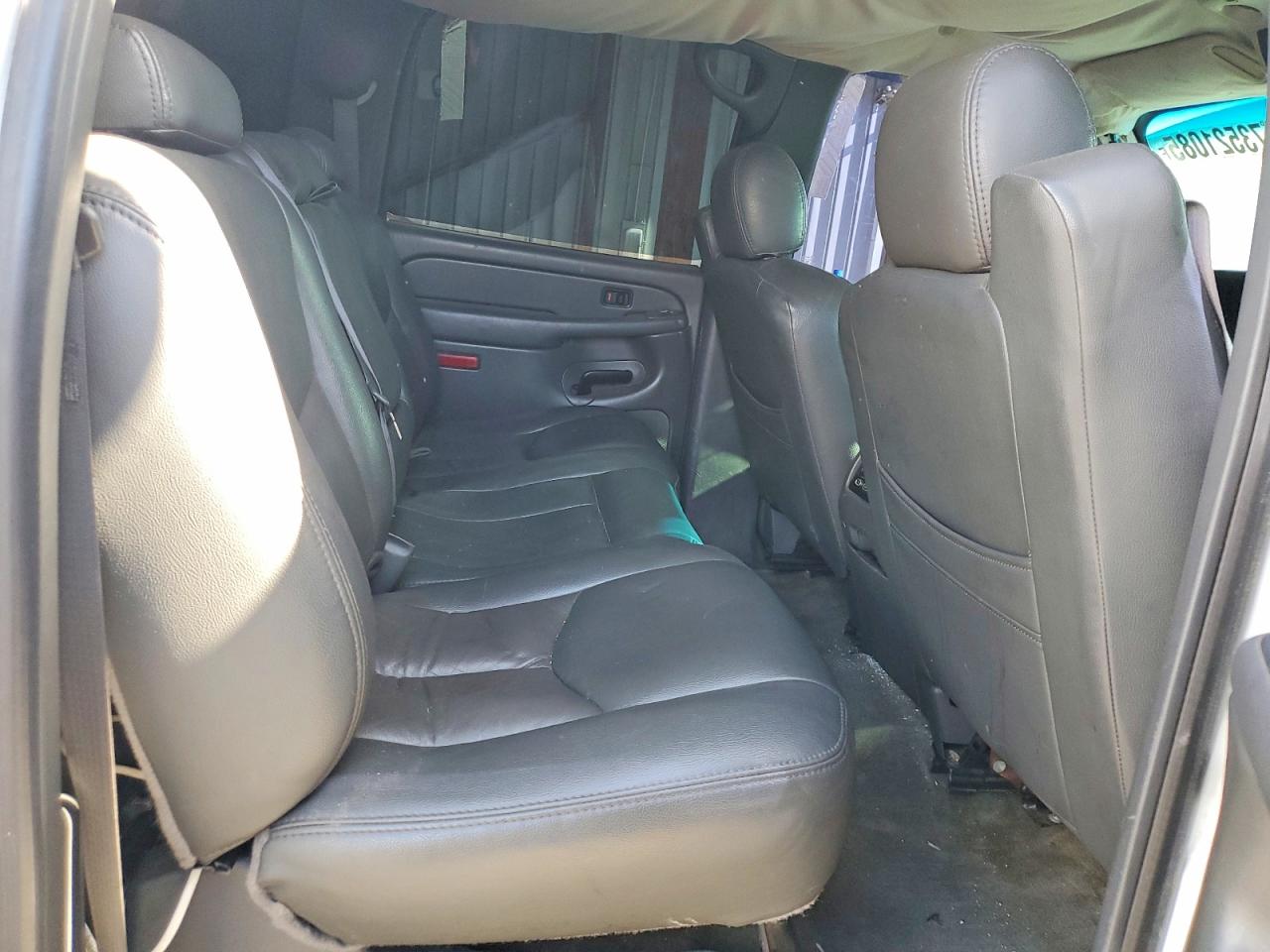 2004 Gmc Sierra K2500 Heavy Duty White vin: 1GTHK23204F231392
