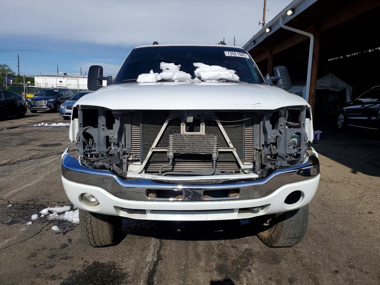 2004 Gmc Sierra K2500 Heavy Duty White vin: 1GTHK23204F231392