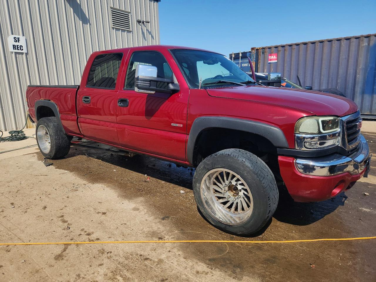 2004 Gmc Sierra K2500 Heavy Duty Red vin: 1GTHK23214F216495
