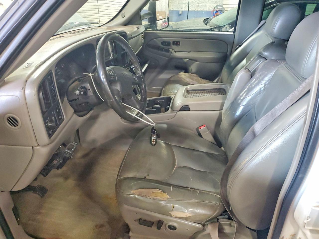 2005 Gmc Sierra K2500 Heavy Duty White vin: 1GTHK23215F851461