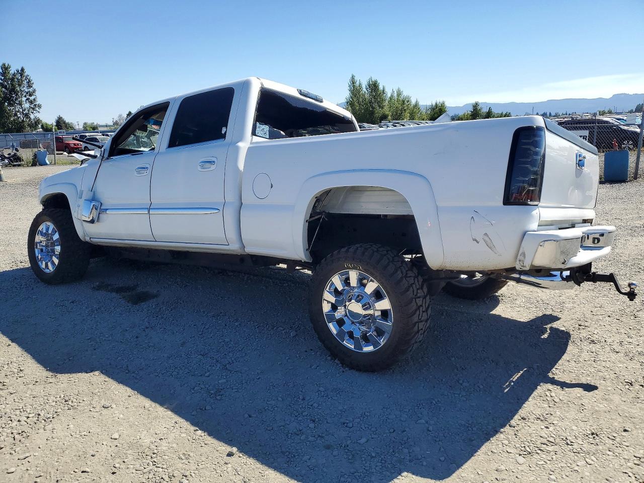 2005 Gmc Sierra K2500 Heavy Duty White vin: 1GTHK23215F876084
