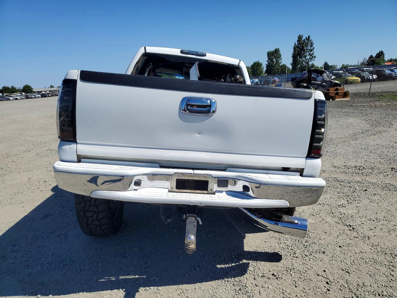 2005 Gmc Sierra K2500 Heavy Duty White vin: 1GTHK23215F876084