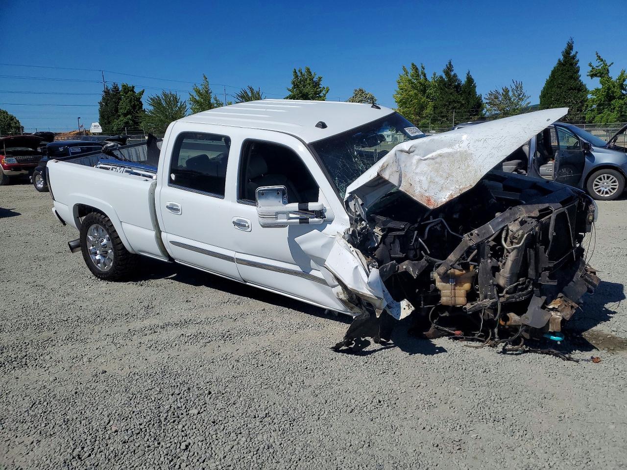 2005 Gmc Sierra K2500 Heavy Duty White vin: 1GTHK23215F876084