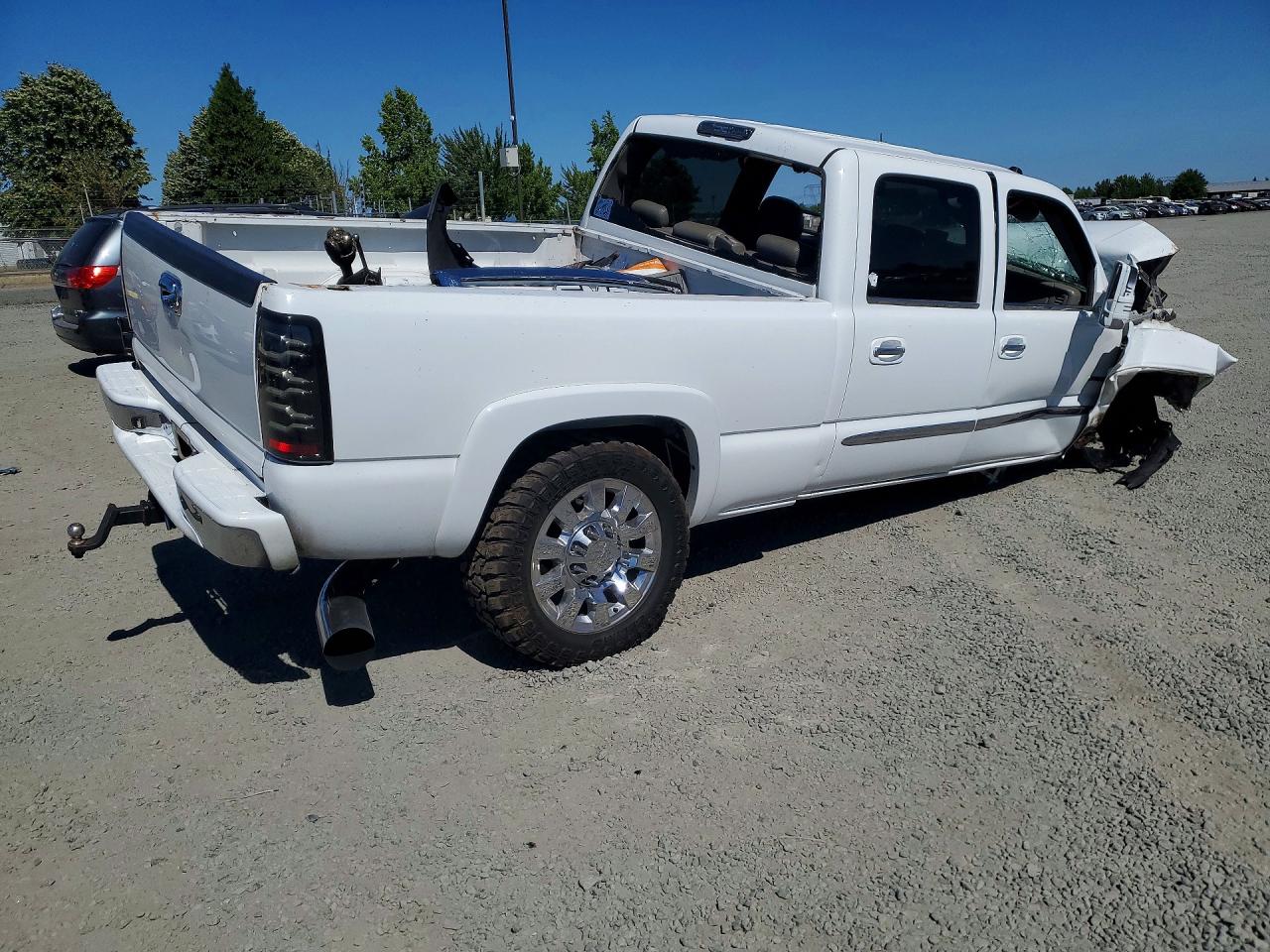 2005 Gmc Sierra K2500 Heavy Duty White vin: 1GTHK23215F876084