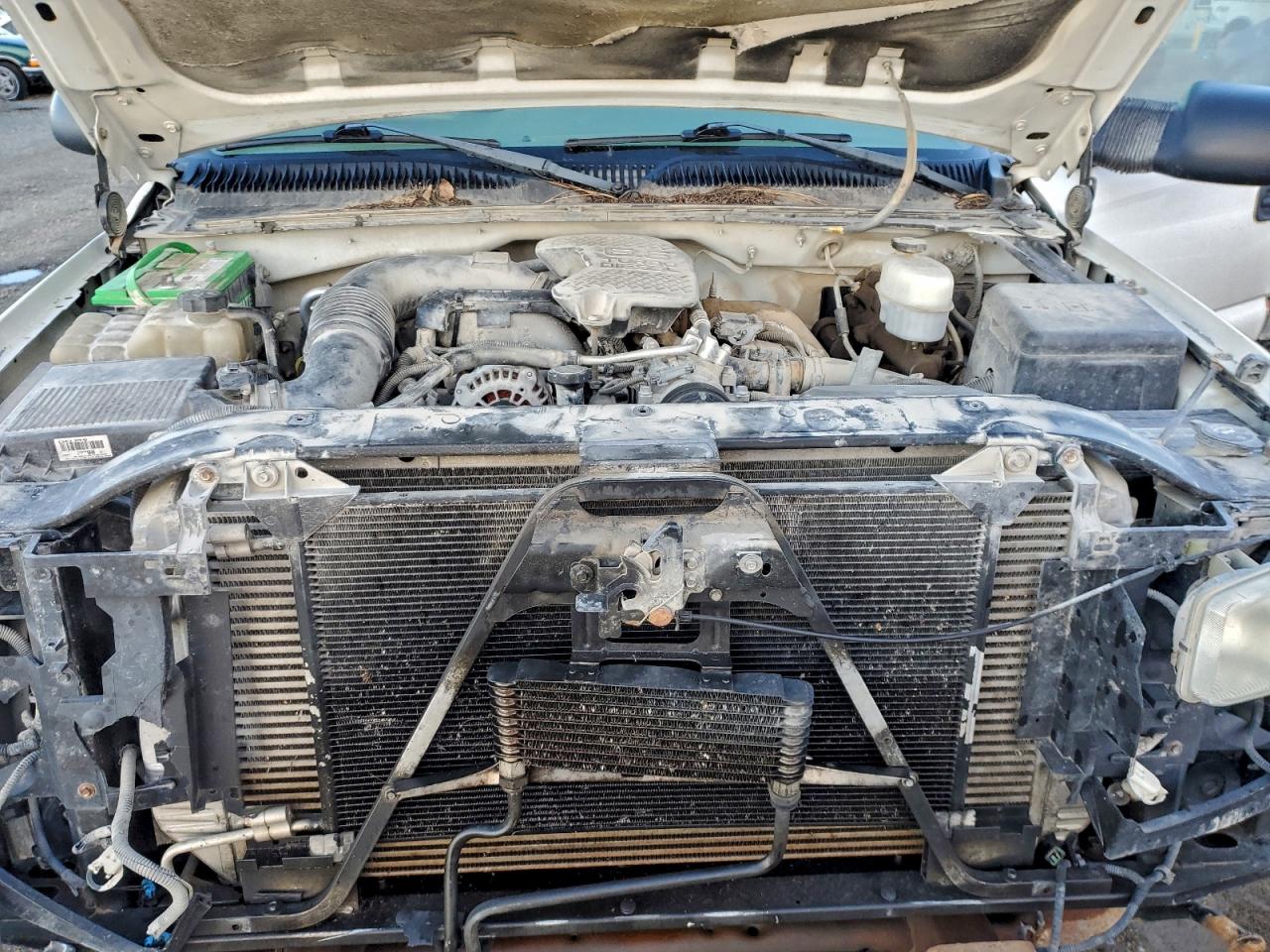2004 Gmc Sierra K2500 Heavy Duty White vin: 1GTHK23234F208057