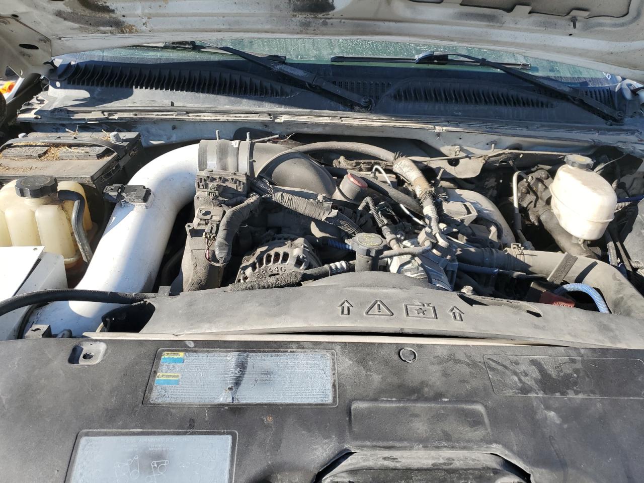 2006 Gmc Sierra K2500 Heavy Duty White vin: 1GTHK23256F117438