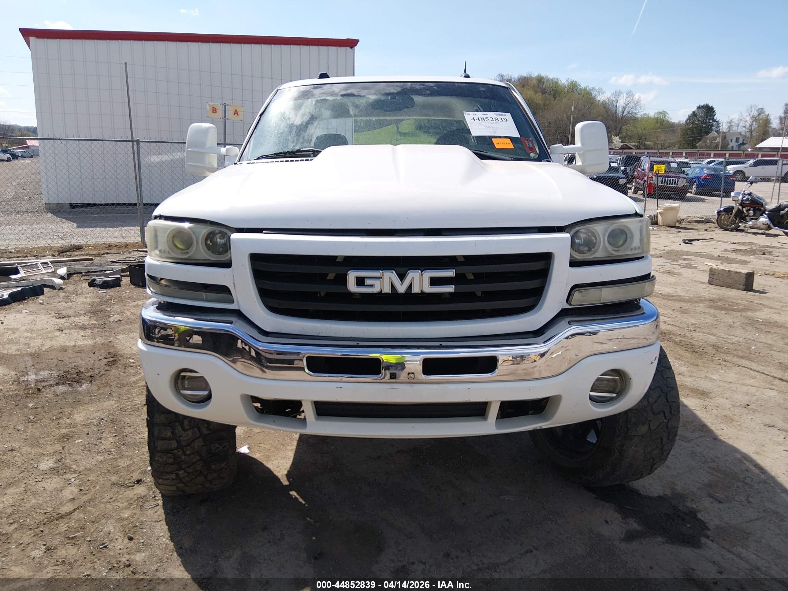 2005 Gmc Sierra 2500hd Slt White vin: 1GTHK232X5F904562
