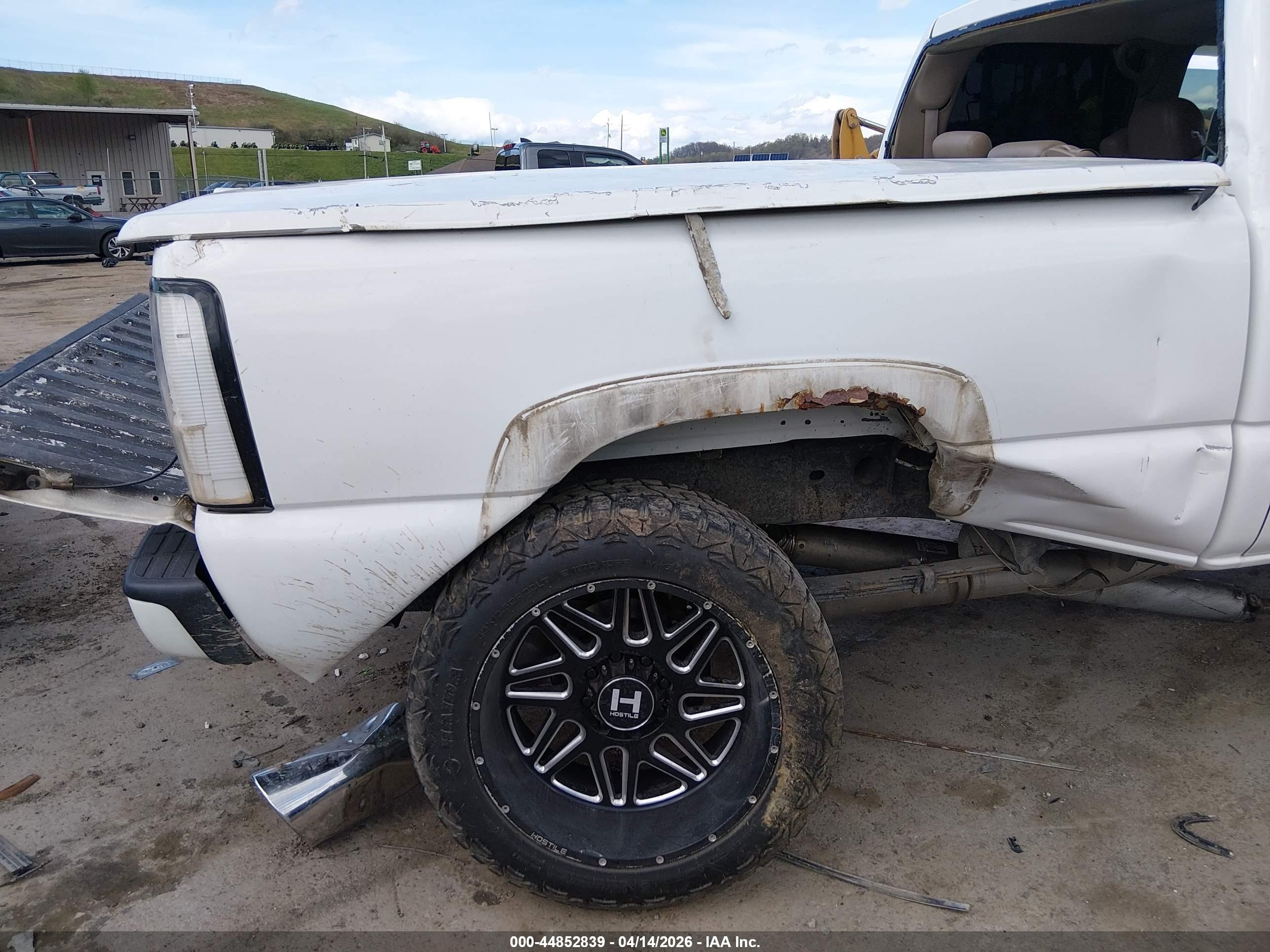 2005 Gmc Sierra 2500hd Slt White vin: 1GTHK232X5F904562