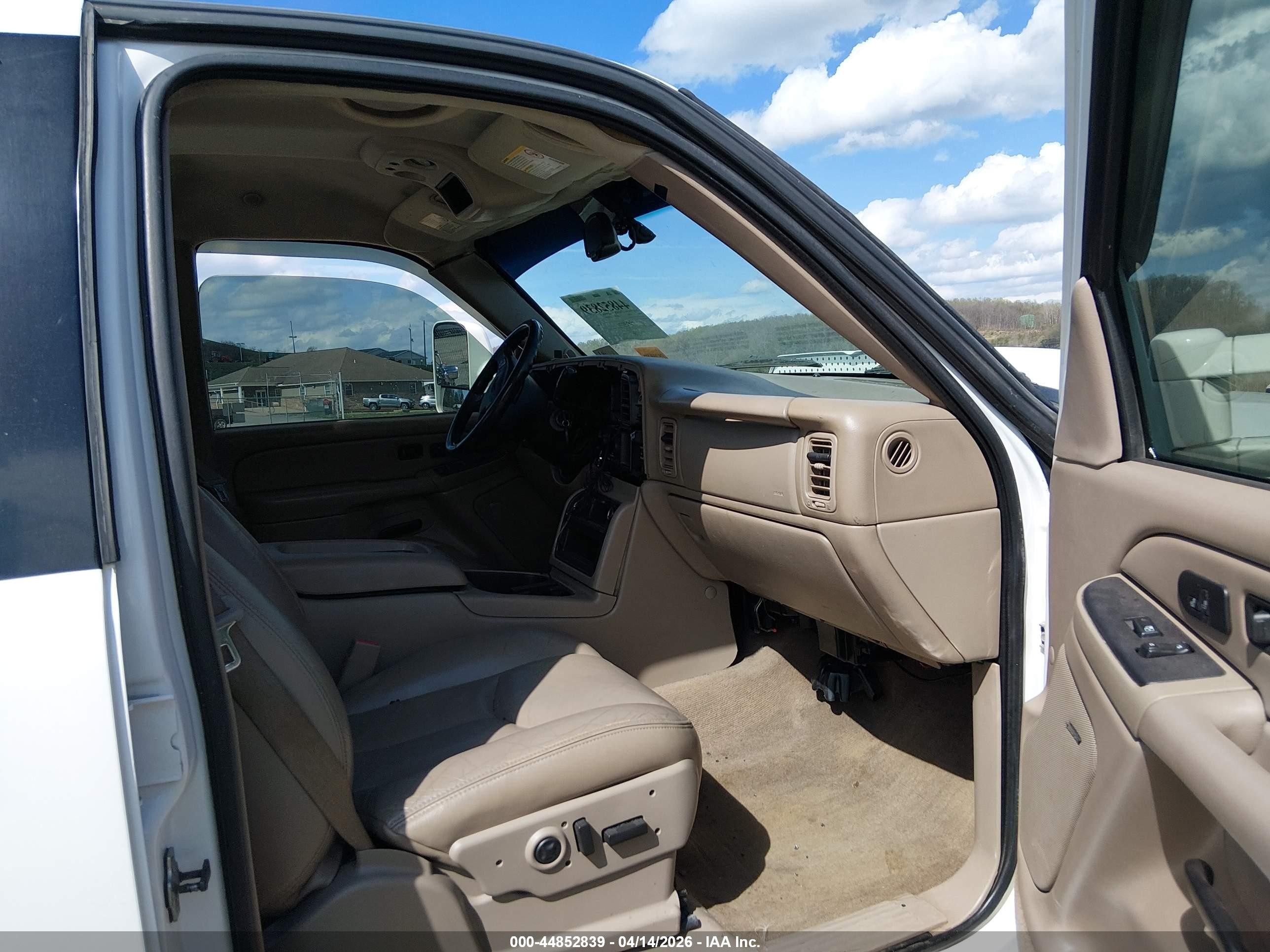 2005 Gmc Sierra 2500hd Slt White vin: 1GTHK232X5F904562