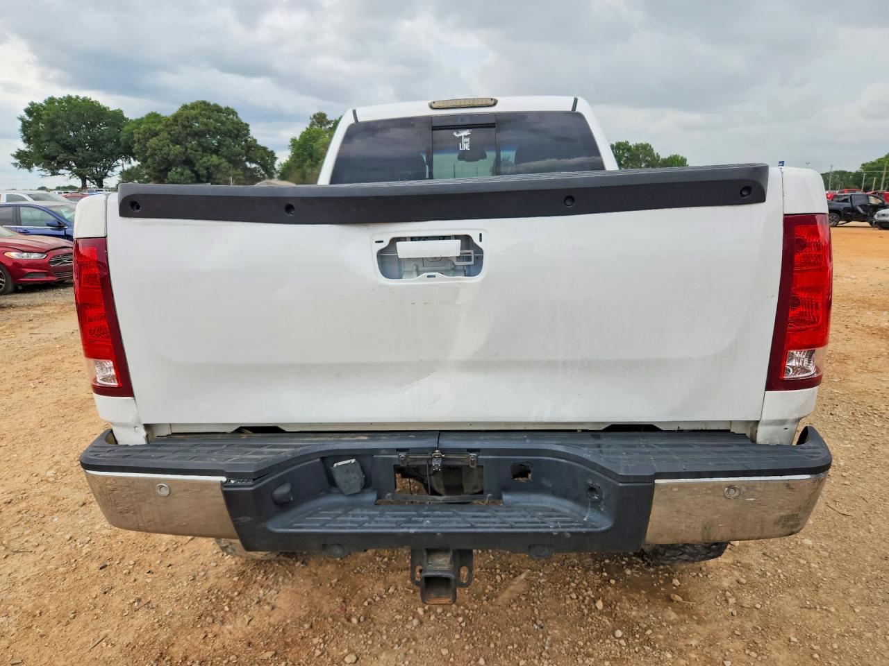 2008 Gmc Sierra K2500 Heavy Duty White vin: 1GTHK23638F171908