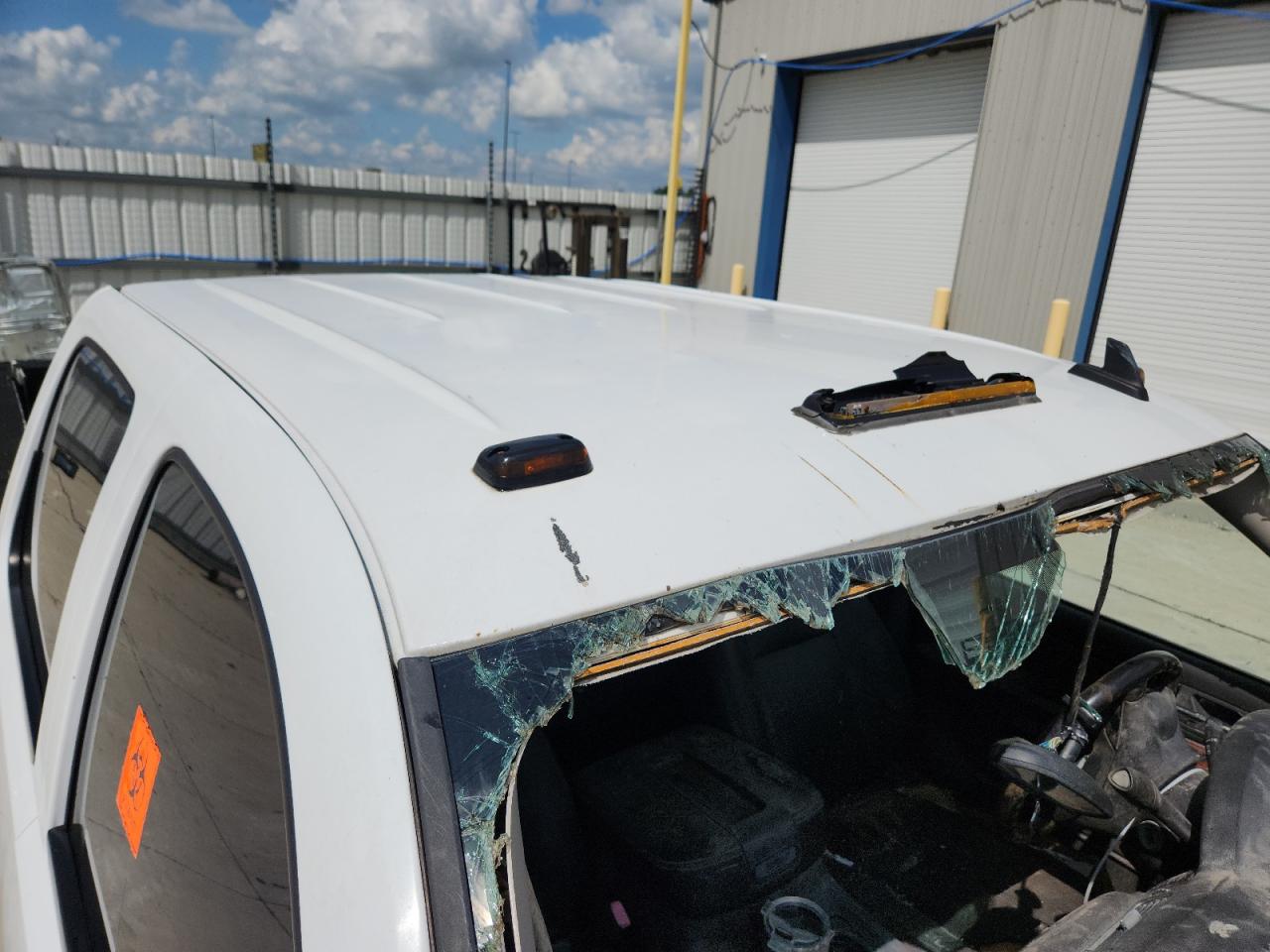 2008 Gmc Sierra K2500 Heavy Duty White vin: 1GTHK23688F206684 Damage: Roof, Dent(S) W/ Paint Dmg, 6 To 7 Inches