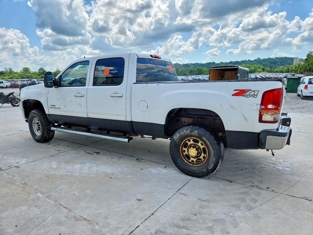 2008 Gmc Sierra K2500 Heavy Duty White vin: 1GTHK23688F206684