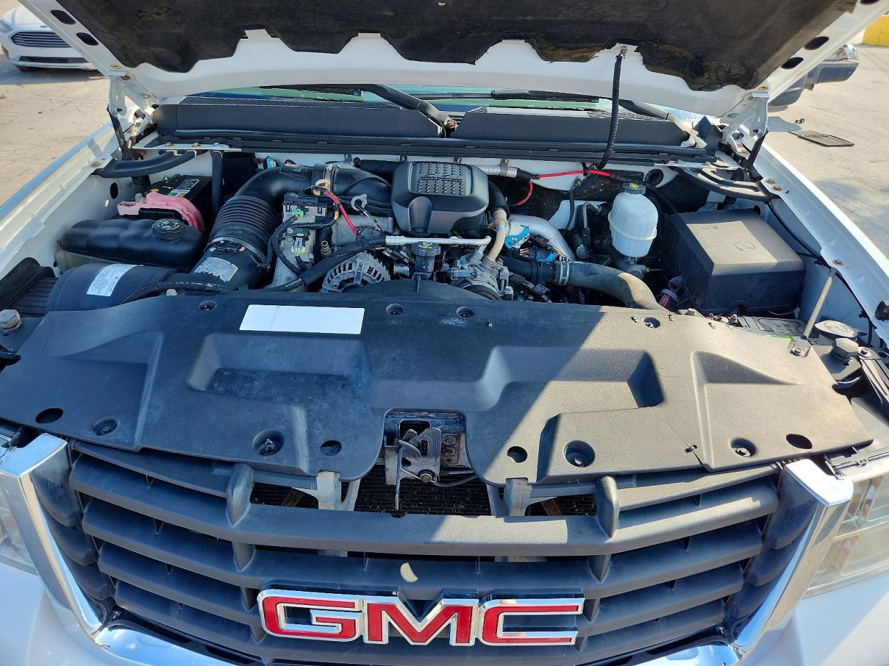 2007 Gmc Sierra K2500 Heavy Duty White vin: 1GTHK23697F516194