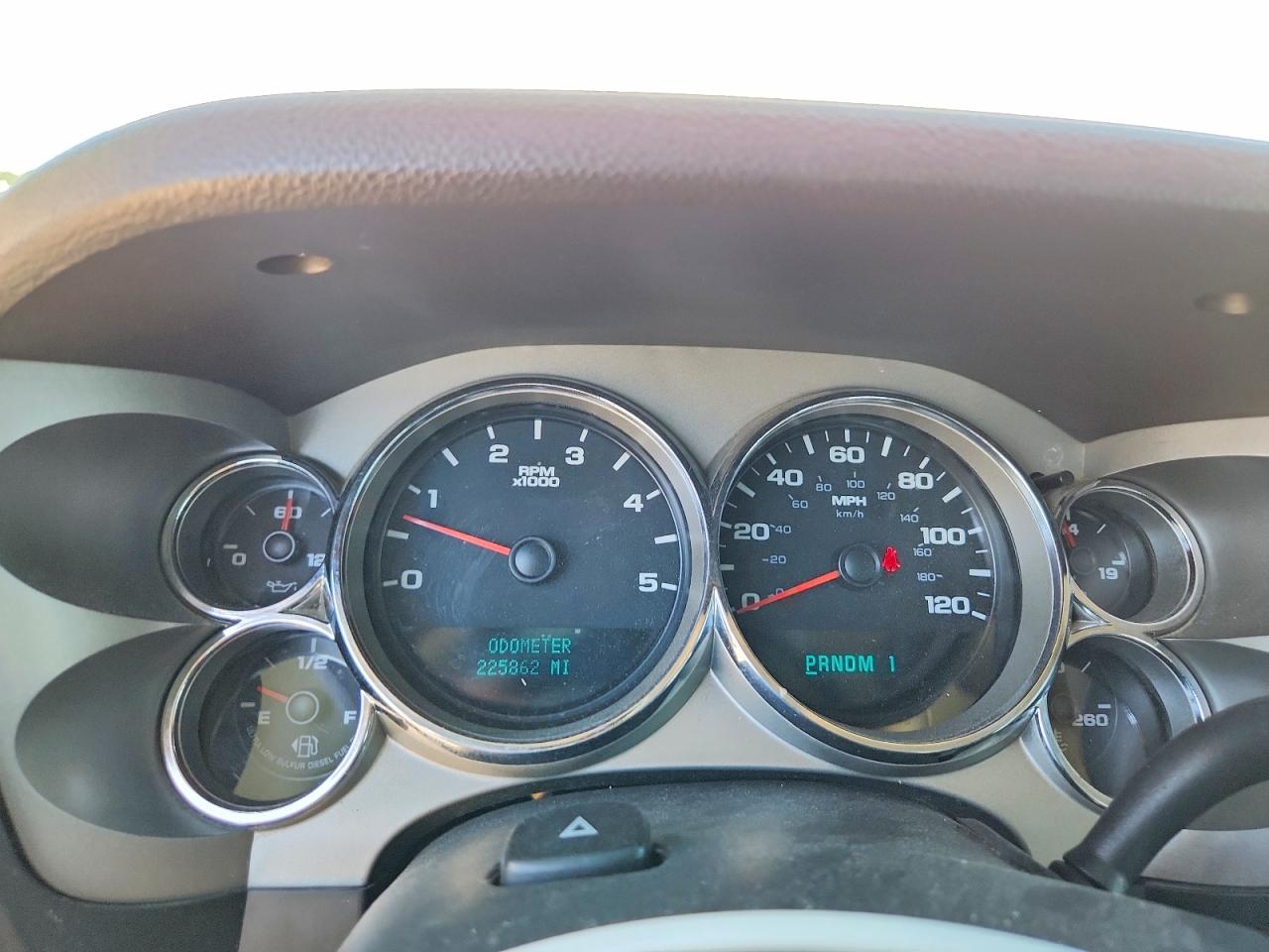 2007 Gmc Sierra K2500 Heavy Duty White vin: 1GTHK236X7F510548