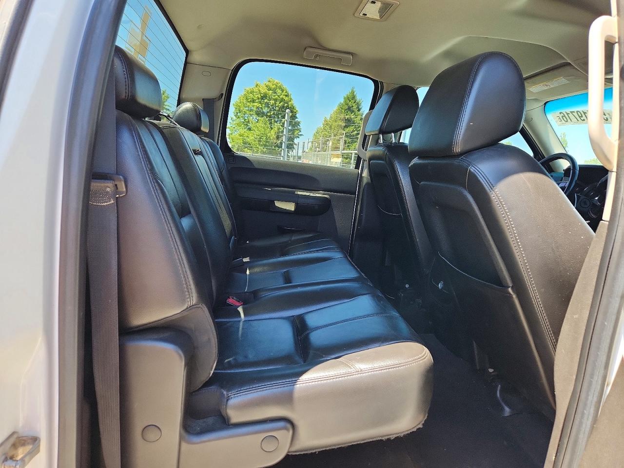 2007 Gmc Sierra K2500 Heavy Duty White vin: 1GTHK236X7F510548