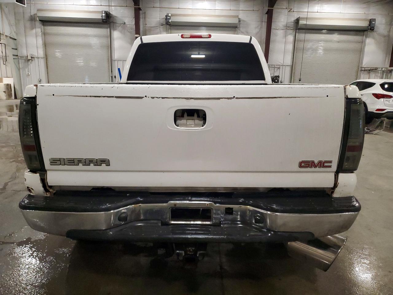 2006 Gmc Sierra K2500 Heavy Duty White vin: 1GTHK23D06F232871