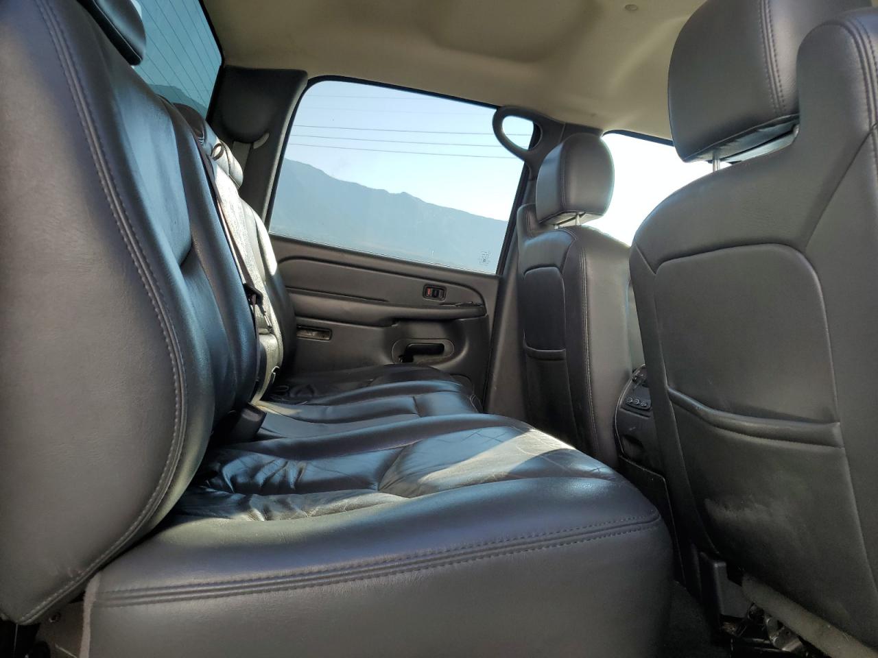 2007 Gmc Sierra K2500 Heavy Duty White vin: 1GTHK23D47F116347
