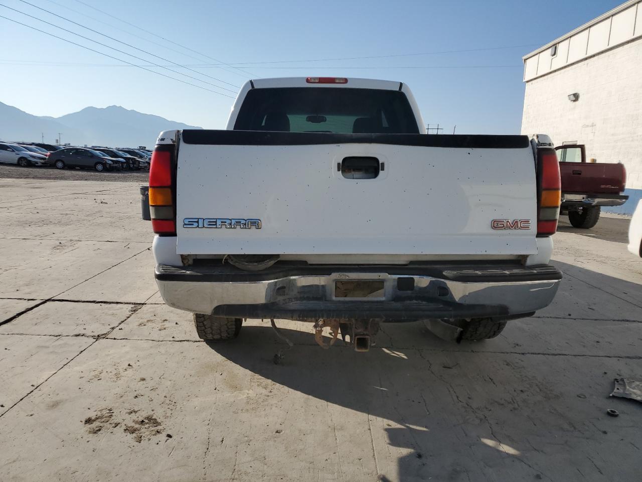 2007 Gmc Sierra K2500 Heavy Duty White vin: 1GTHK23D47F116347