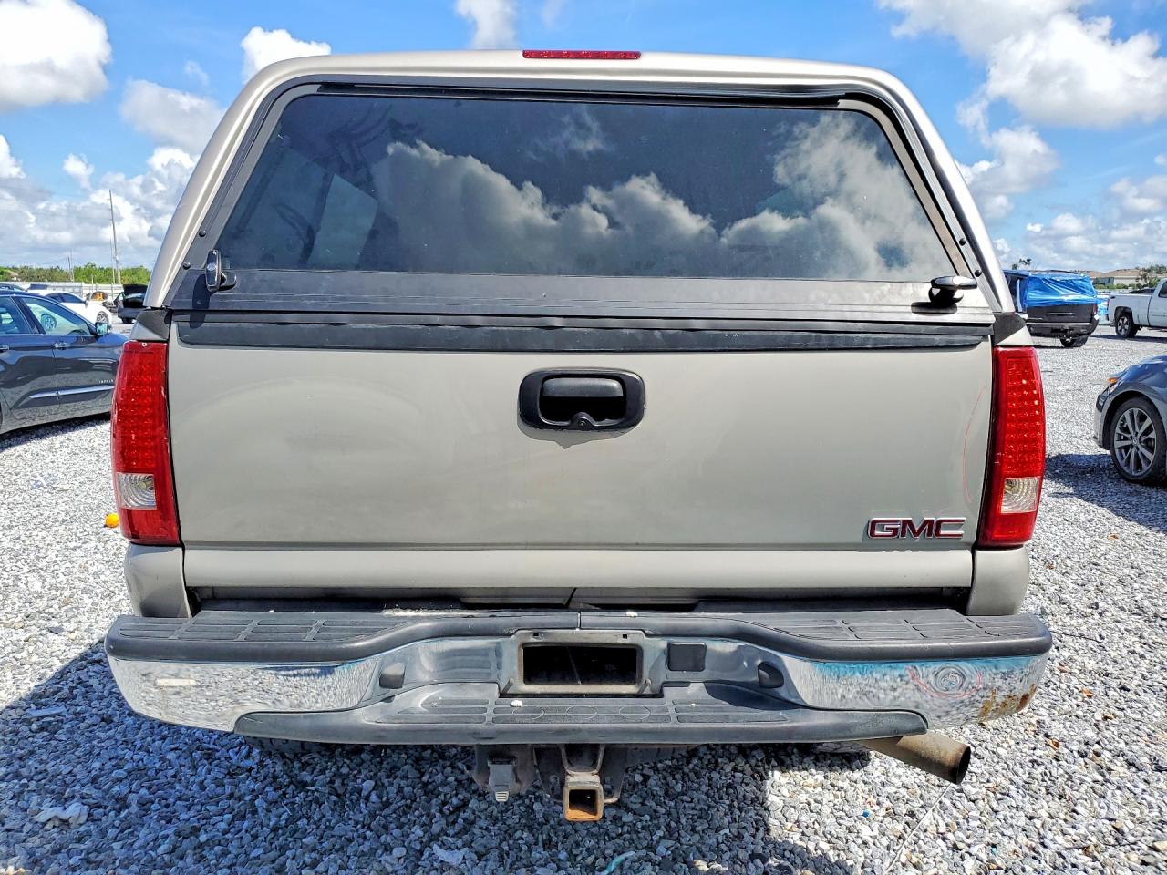 2007 Gmc Sierra K2500 Heavy Duty Beige vin: 1GTHK23D77F124006