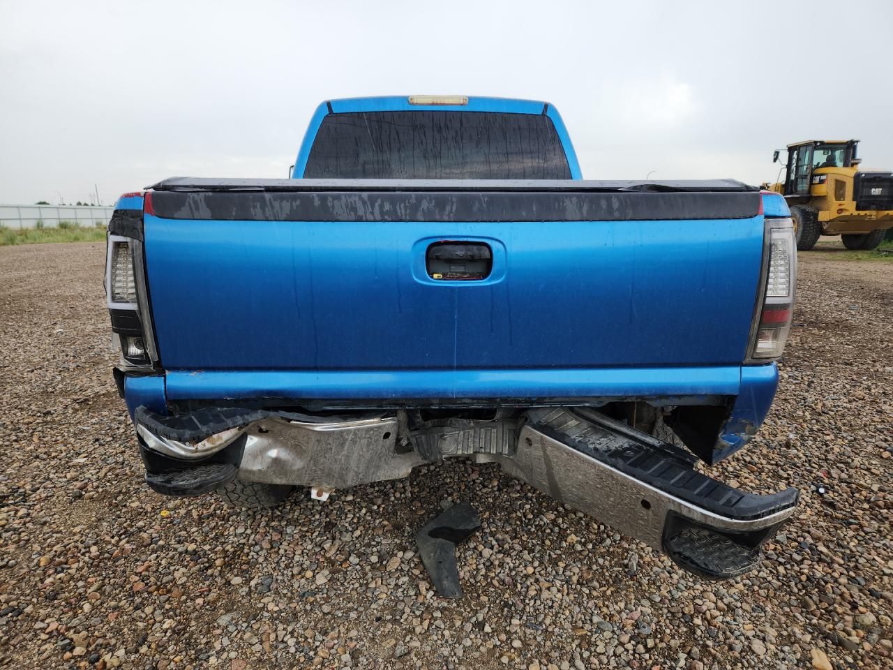 2007 Gmc Sierra K2500 Heavy Duty Blue vin: 1GTHK23D77F129691 Damage: Right Tail Light, Aftermarket, Replacement Required