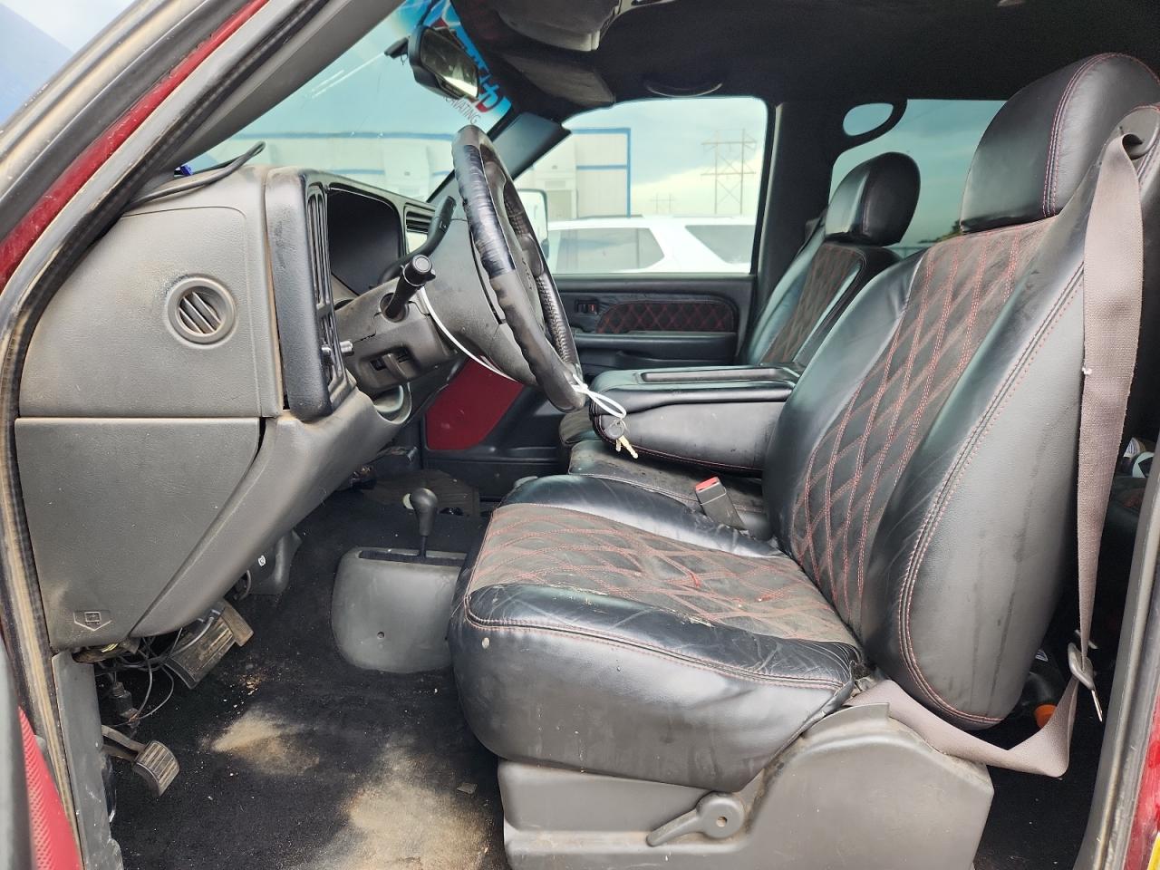 2007 Gmc Sierra K2500 Heavy Duty Blue vin: 1GTHK23D77F129691 Damage: Left Front Carpet, Worn, Replacement Required