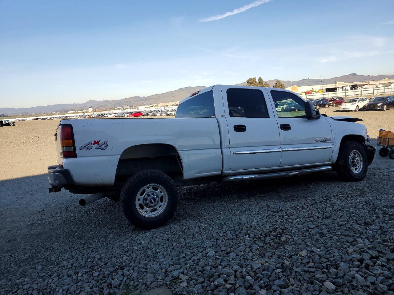 2007 Gmc Sierra K2500 Heavy Duty White vin: 1GTHK23D77F145325