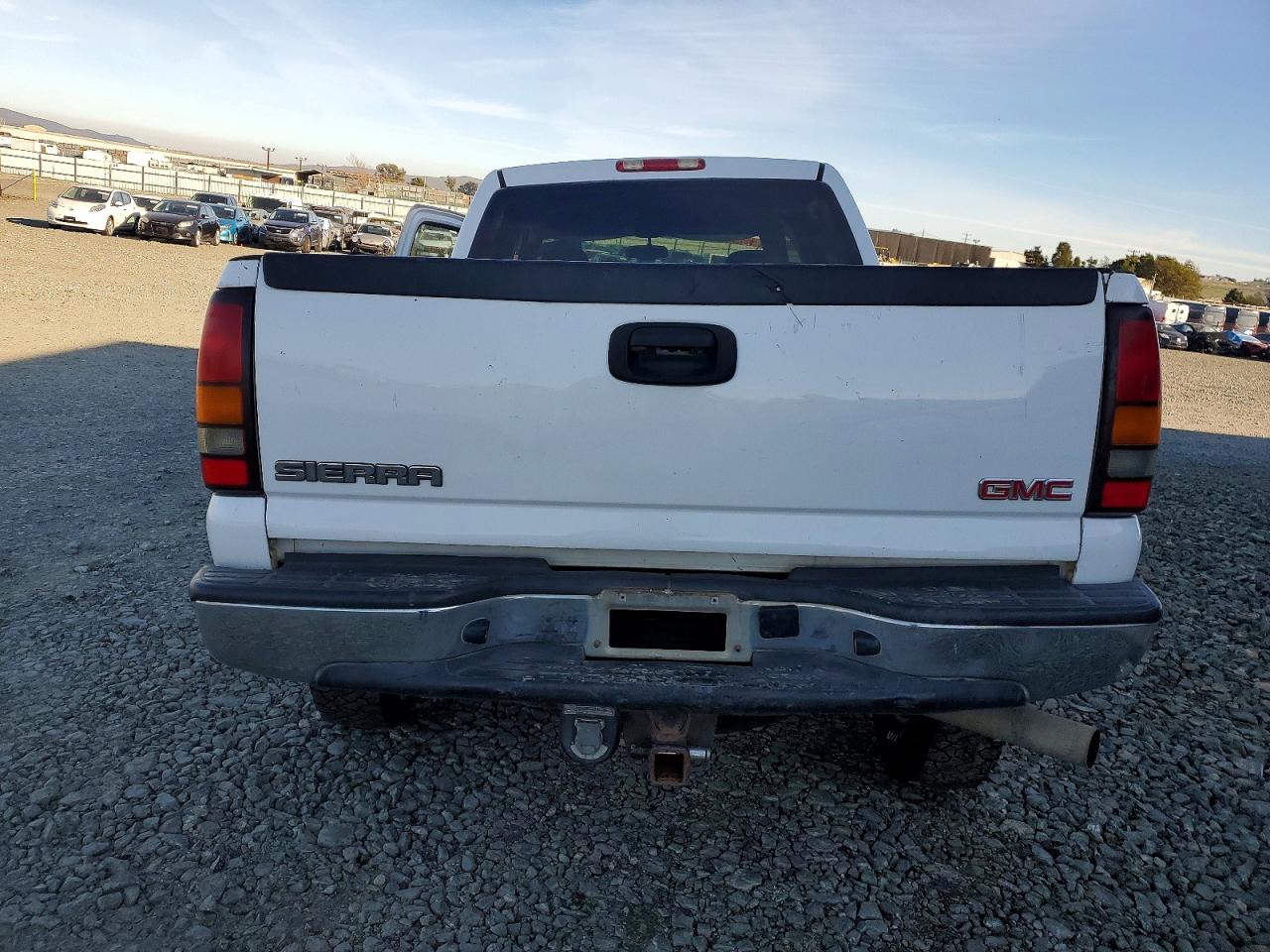 2007 Gmc Sierra K2500 Heavy Duty White vin: 1GTHK23D77F145325