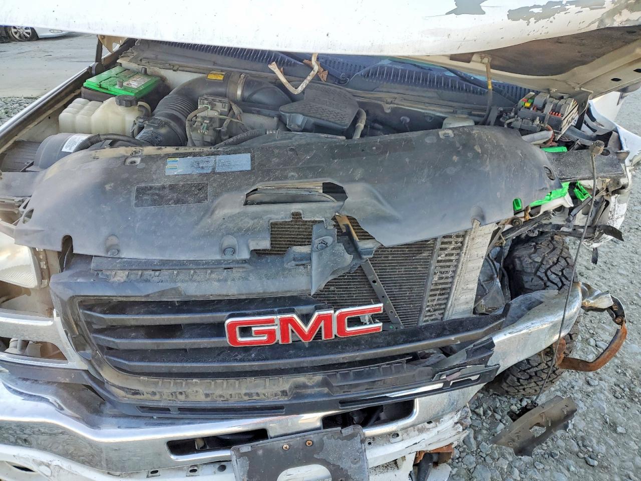 2007 Gmc Sierra K2500 Heavy Duty White vin: 1GTHK23D77F145325