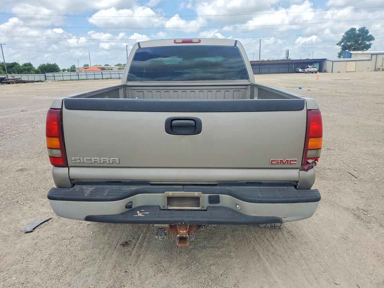 2003 Gmc Sierra K2500 Heavy Duty Gold vin: 1GTHK23U03F240044