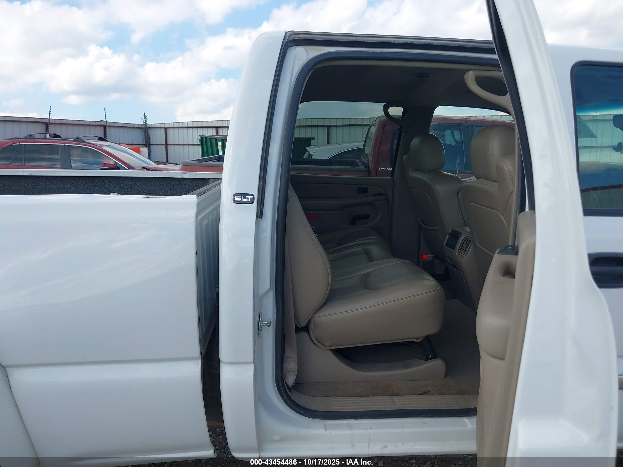 2004 Gmc Sierra 2500hd Slt White vin: 1GTHK23U64F209866