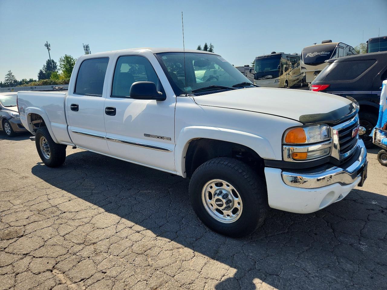 2004 Gmc Sierra K2500 Heavy Duty White vin: 1GTHK23U84F259216