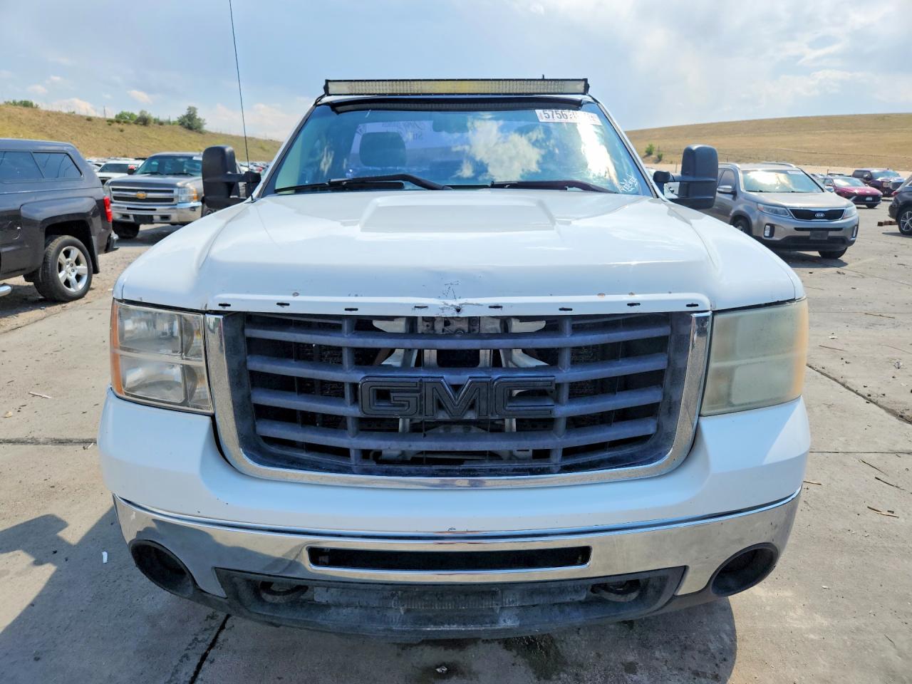 2007 Gmc Sierra K2500 Heavy Duty White vin: 1GTHK24K97E588837