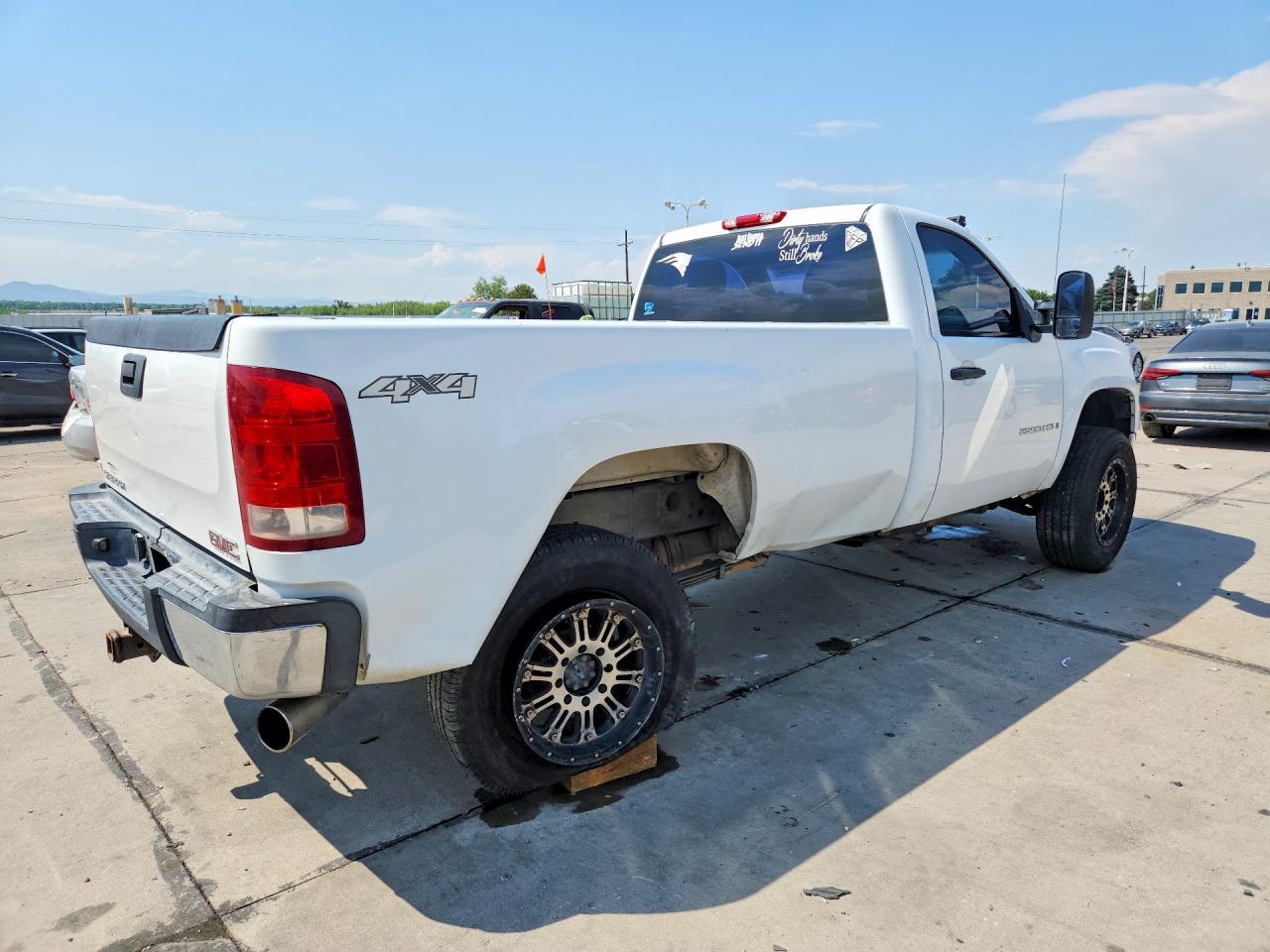 2007 Gmc Sierra K2500 Heavy Duty White vin: 1GTHK24K97E588837