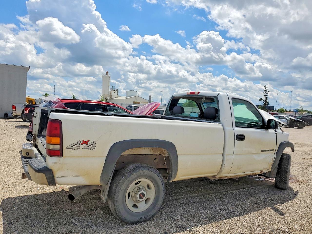 2002 Gmc Sierra K2500 Heavy Duty White vin: 1GTHK24U22E218274