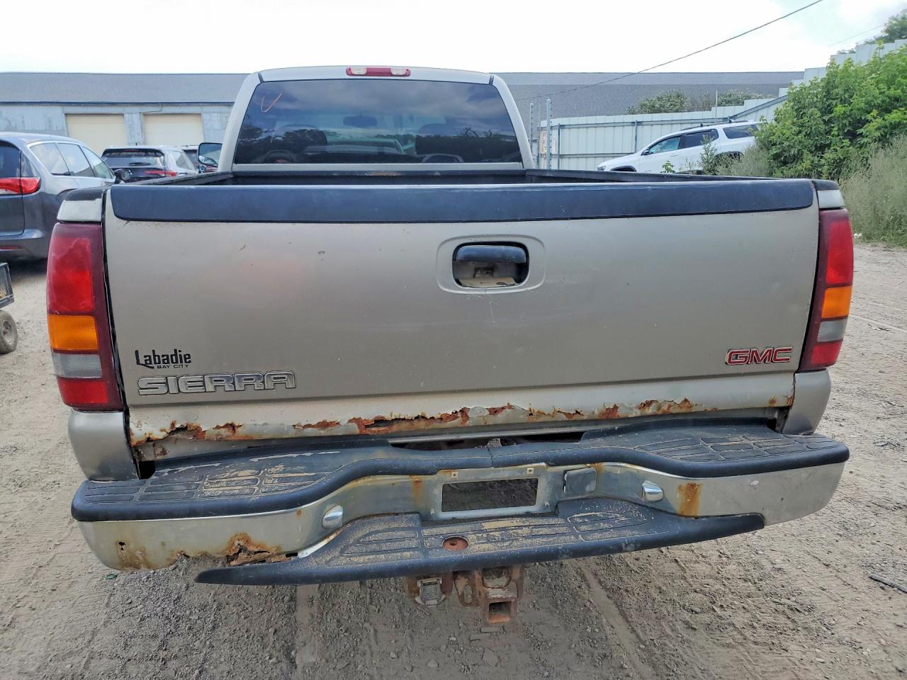 2002 Gmc Sierra K2500 Heavy Duty Beige vin: 1GTHK29102E107785