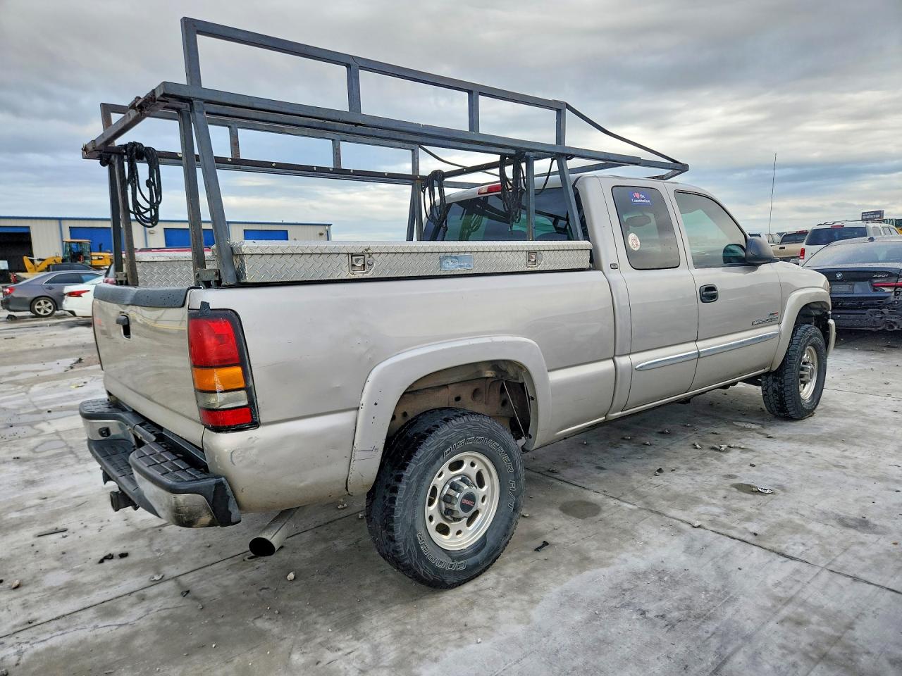 2005 Gmc Sierra K2500 Heavy Duty Tan vin: 1GTHK29205E140119
