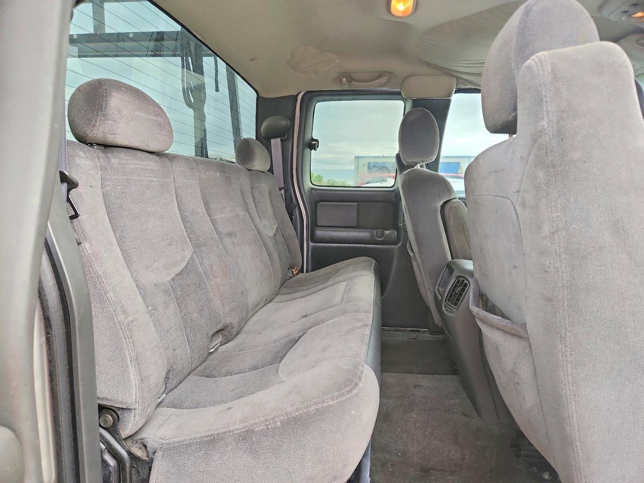 2005 Gmc Sierra K2500 Heavy Duty Tan vin: 1GTHK29205E140119