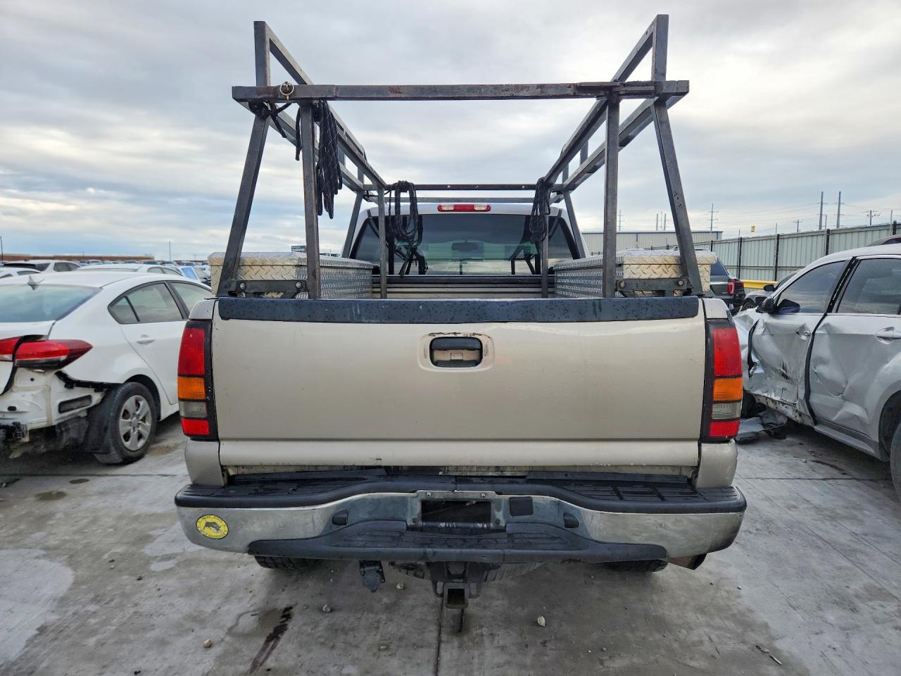 2005 Gmc Sierra K2500 Heavy Duty Tan vin: 1GTHK29205E140119