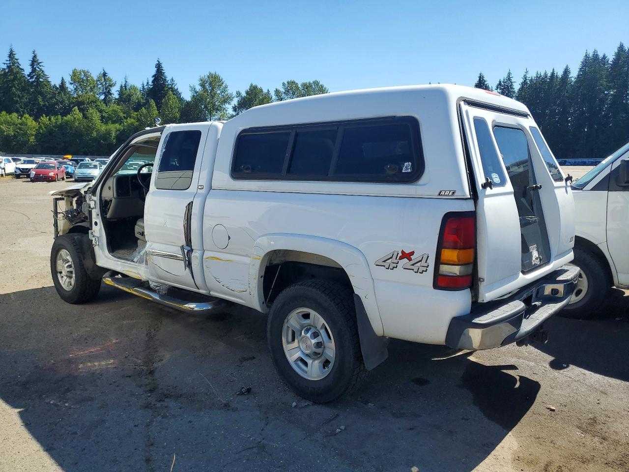 2005 Gmc Sierra K2500 Heavy Duty White vin: 1GTHK29285E199208