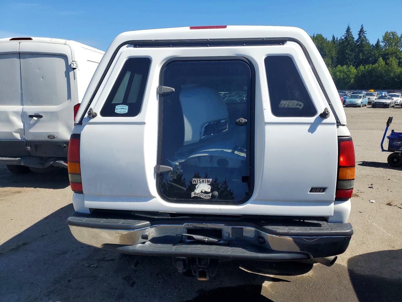 2005 Gmc Sierra K2500 Heavy Duty White vin: 1GTHK29285E199208