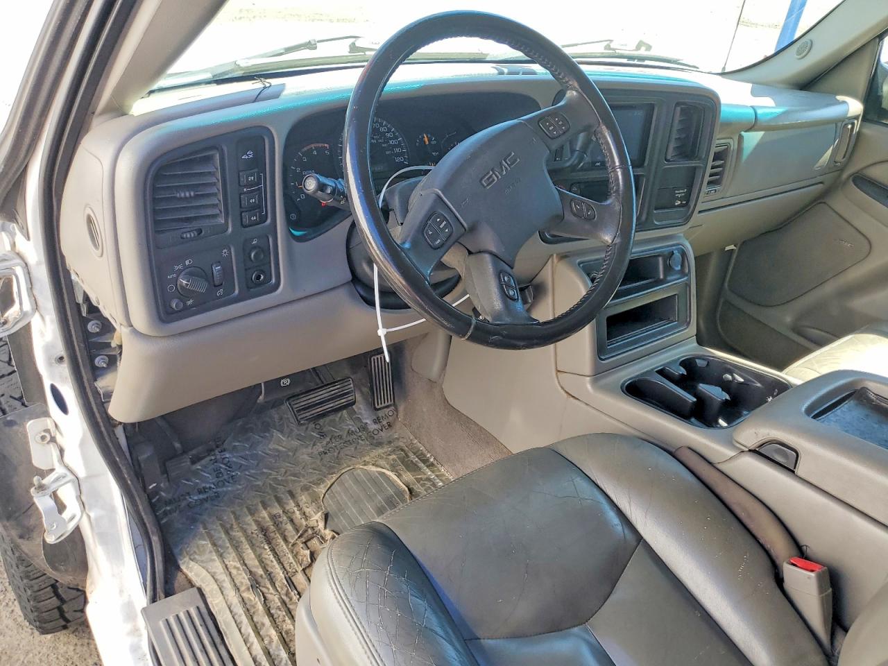 2005 Gmc Sierra K2500 Heavy Duty White vin: 1GTHK29285E199208