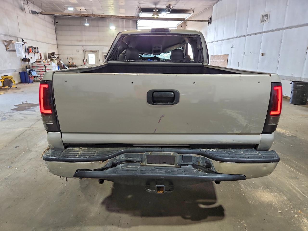 2004 Gmc Sierra K2500 Heavy Duty Gray vin: 1GTHK292X4E360026
